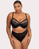 Luxe Lace Underwire Bra, Black Hue Black - Curvy Couture - Micro